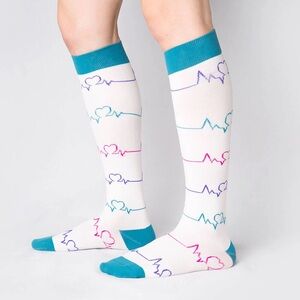 Colorful Heartbeat Pattern Compression Knee-High Socks